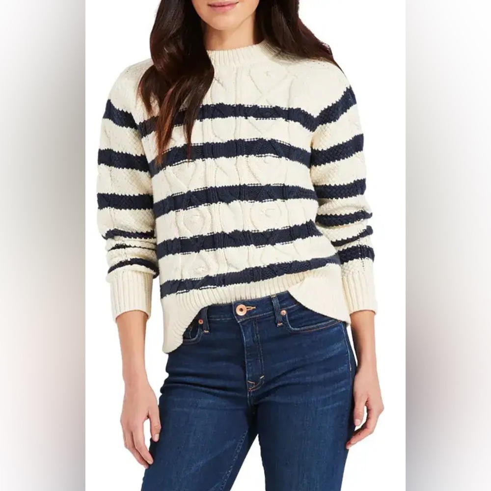 EUC - Vineyard Vines Cream and Navy Striped Fisherman’s Sweater, Small